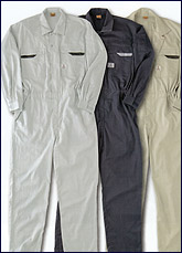 染色にも優れたつなぎ服サンプル